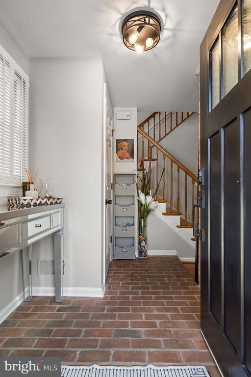 property at 2115 Fairfield Pl