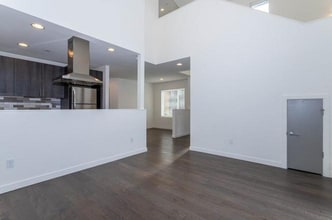 12672 60th Ave S in Seattle, WA - Foto de edificio - Building Photo