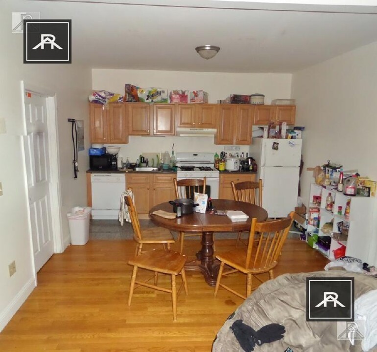 19 Cummings Rd in Boston, MA - Building Photo