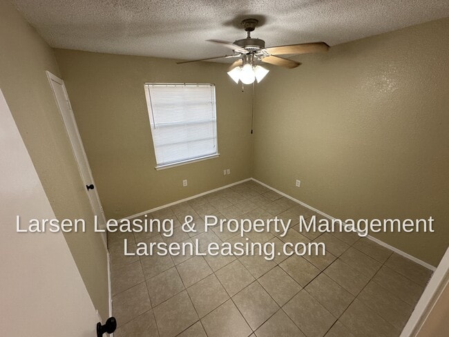 6305 Rebecca Ln in Watauga, TX - Building Photo - Building Photo