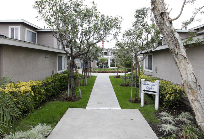 Vintage Park Apartments in West Covina, CA - Foto de edificio - Building Photo