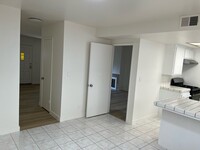 15 Hampton Ct, Unit H in Alhambra, CA - Building Photo - Building Photo