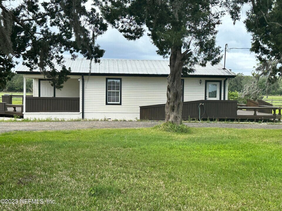 9465 Cowpen Branch Rd in Hastings, FL - Building Photo