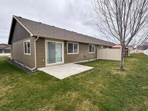 18008-18008 Shannon in Spokane Valley, WA - Foto de edificio - Building Photo