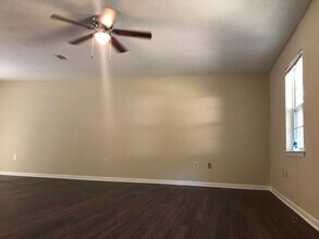 719 Thornwood Way in Hinesville, GA - Building Photo - Building Photo