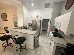 929 Bolivia Dr in Lehigh Acres, FL - Foto de edificio - Building Photo