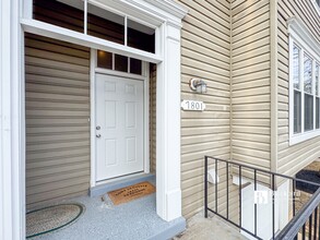 7801 Chartwell Pl in Greenbelt, MD - Foto de edificio - Building Photo