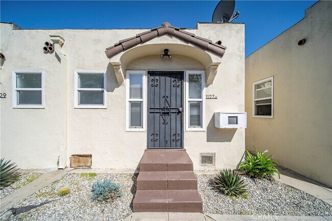 1127 E 67th St in Los Angeles, CA - Building Photo - Building Photo