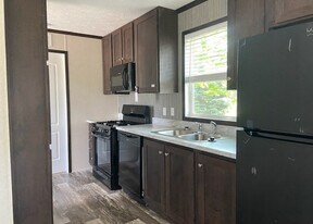 99 Mulberry in Belleville, MI - Building Photo