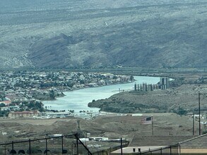 3111 Esmeralda in Bullhead City, AZ - Building Photo - Building Photo