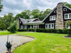 68-0 1 Wheatley Rd in Old Westbury, NY - Building Photo