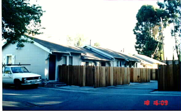 640 Lakehaven Dr in Sunnyvale, CA - Foto de edificio - Building Photo