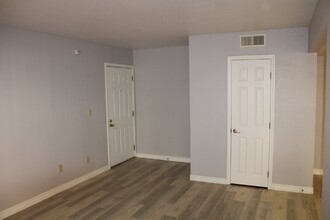 5339 Indian River Dr-Unit -#273 in Las Vegas, NV - Building Photo - Building Photo