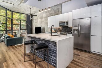 1050 Island Ave in San Diego, CA - Building Photo - Building Photo