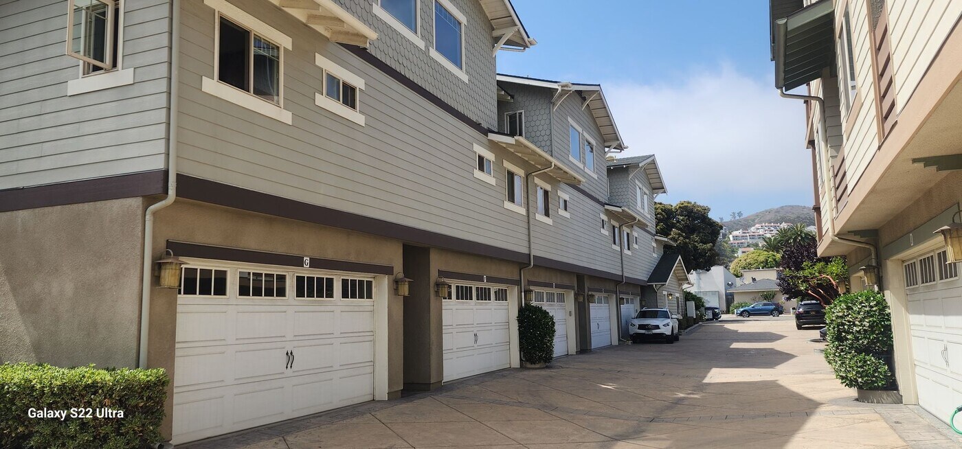 828 E Thompson Blvd in Ventura, CA - Building Photo