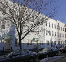 111 Freeman St in Brooklyn, NY - Building Photo