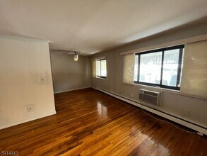 401 Highway22B40U6 in Plainfield, NJ - Building Photo - Building Photo