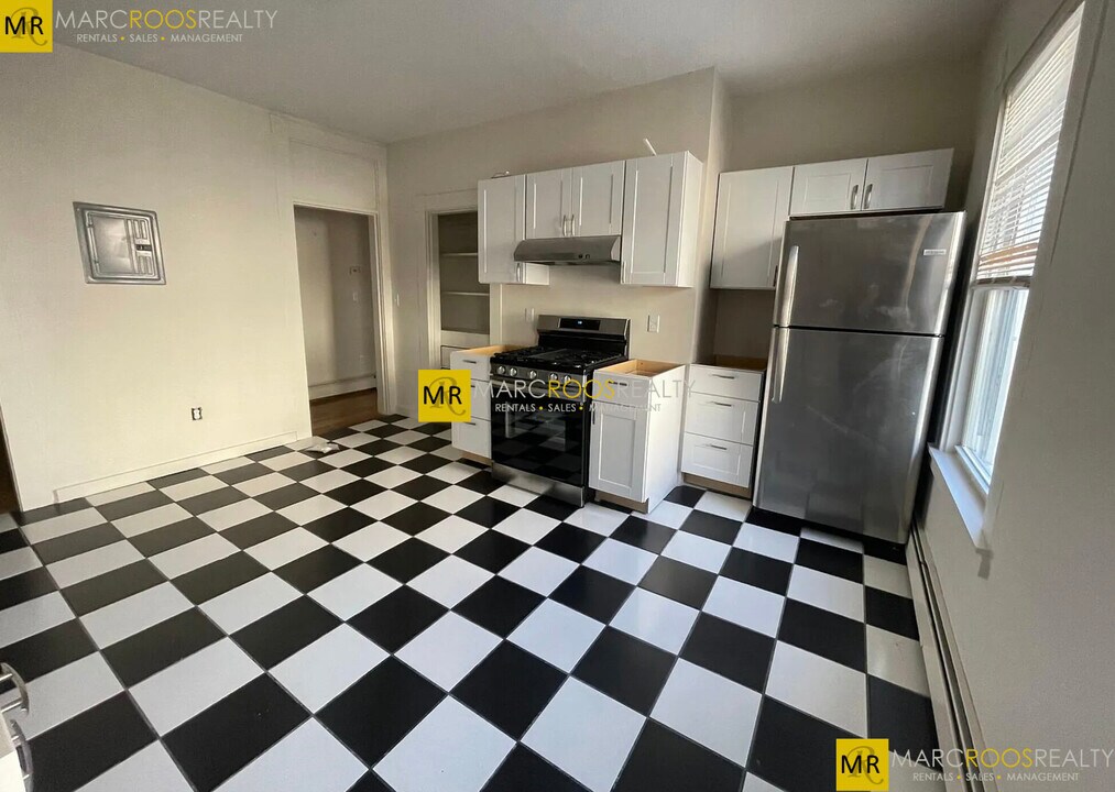 244 Prospect St, Unit 1 in Cambridge, MA - Building Photo
