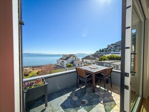 217 Richardson St in Sausalito, CA - Foto de edificio - Building Photo