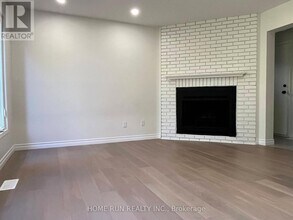 17 McClure Crescent in Ottawa, ON - Building Photo - Building Photo