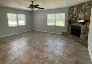 11207 N 50th St in Tampa, FL - Building Photo - Building Photo