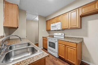 3414 Colonial Dr in Forest Hill, TX - Building Photo - Building Photo