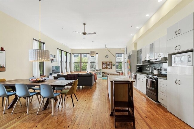 property at 3611 Washington St