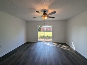 207 S Poplar St in Newport, AR - Building Photo - Building Photo