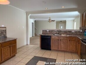 119 Cedron Chase in San Antonio, TX - Building Photo - Building Photo