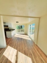 866 Riverside Dr in Klamath Falls, OR - Building Photo - Building Photo