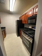 2035 Dixie Belle Dr in Orlando, FL - Foto de edificio - Building Photo