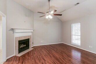 1329 Annesdale Dr in Southaven, MS - Foto de edificio - Building Photo