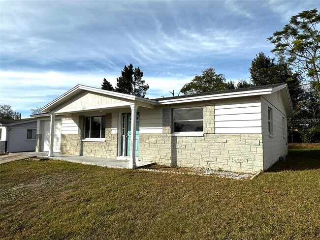 5027 Farley Dr in Holiday, FL - Building Photo - Building Photo