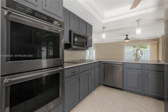 2070 NE 65th St in Fort Lauderdale, FL - Building Photo - Building Photo