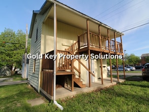 919 E 6th St in Anderson, IN - Foto de edificio - Building Photo