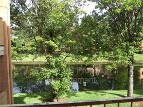 3004 Parkway Blvd in Kissimmee, FL - Foto de edificio - Building Photo