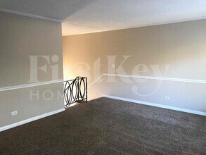 752 W Hawley St in Mundelein, IL - Foto de edificio - Building Photo