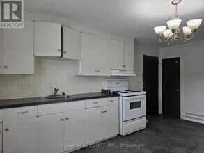 362 Grey St in Brantford, ON - Building Photo - Building Photo