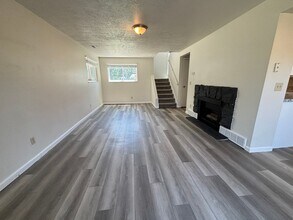 1815 E Vine St in Murray, UT - Building Photo - Building Photo