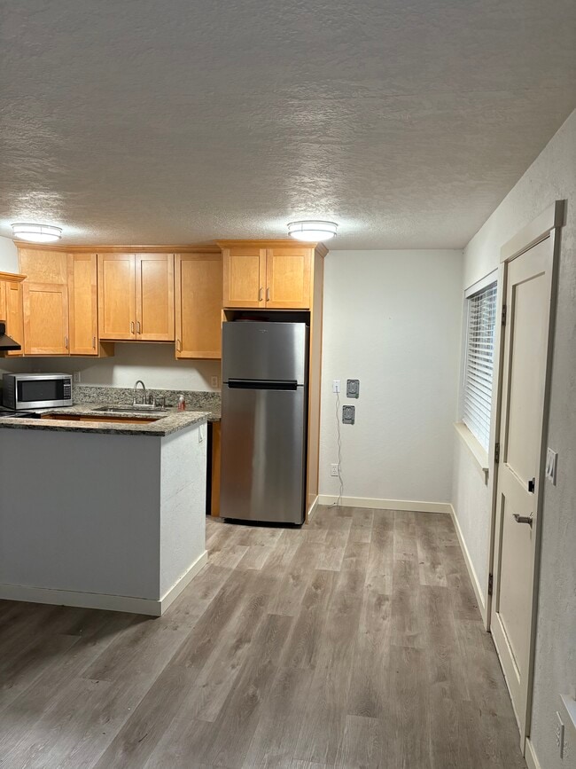 1120 N K St, Unit 3 in Tacoma, WA - Foto de edificio - Building Photo