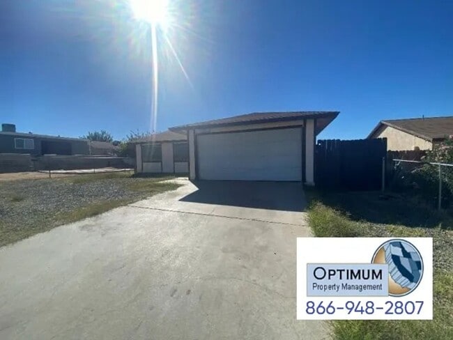 16043 Puesta Del Sol Dr in Victorville, CA - Building Photo - Building Photo