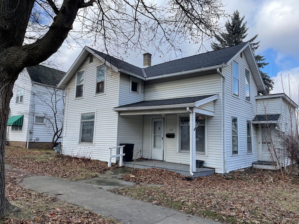 110 E Walnut St in Ashland, OH - Building Photo