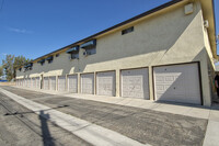 Villa Placentia in Placentia, CA - Foto de edificio - Building Photo