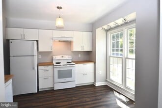 5714 Lofthill Ct in Alexandria, VA - Building Photo - Building Photo