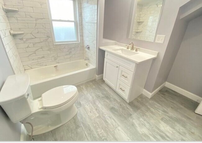 6 Charter St, Unit 2 in Danvers, MA - Building Photo - Building Photo
