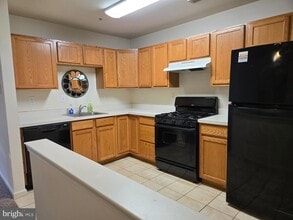 1302 Black Walnut Dr in Phoenixville, PA - Foto de edificio - Building Photo