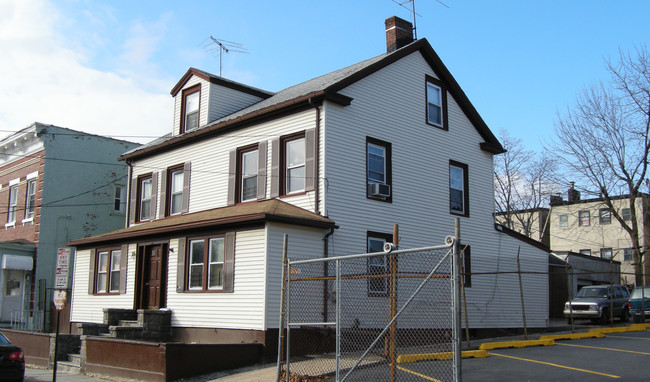 30 S Bleeker St in Mount Vernon, NY - Building Photo - Building Photo