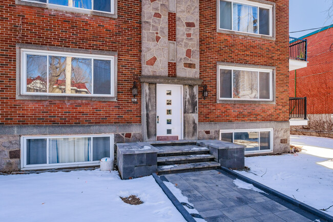 3790 Édouard-Montpetit Boul in Montréal, QC - Building Photo - Building Photo