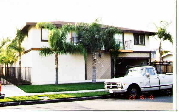 2025 Pomona Ave in Costa Mesa, CA - Building Photo - Building Photo