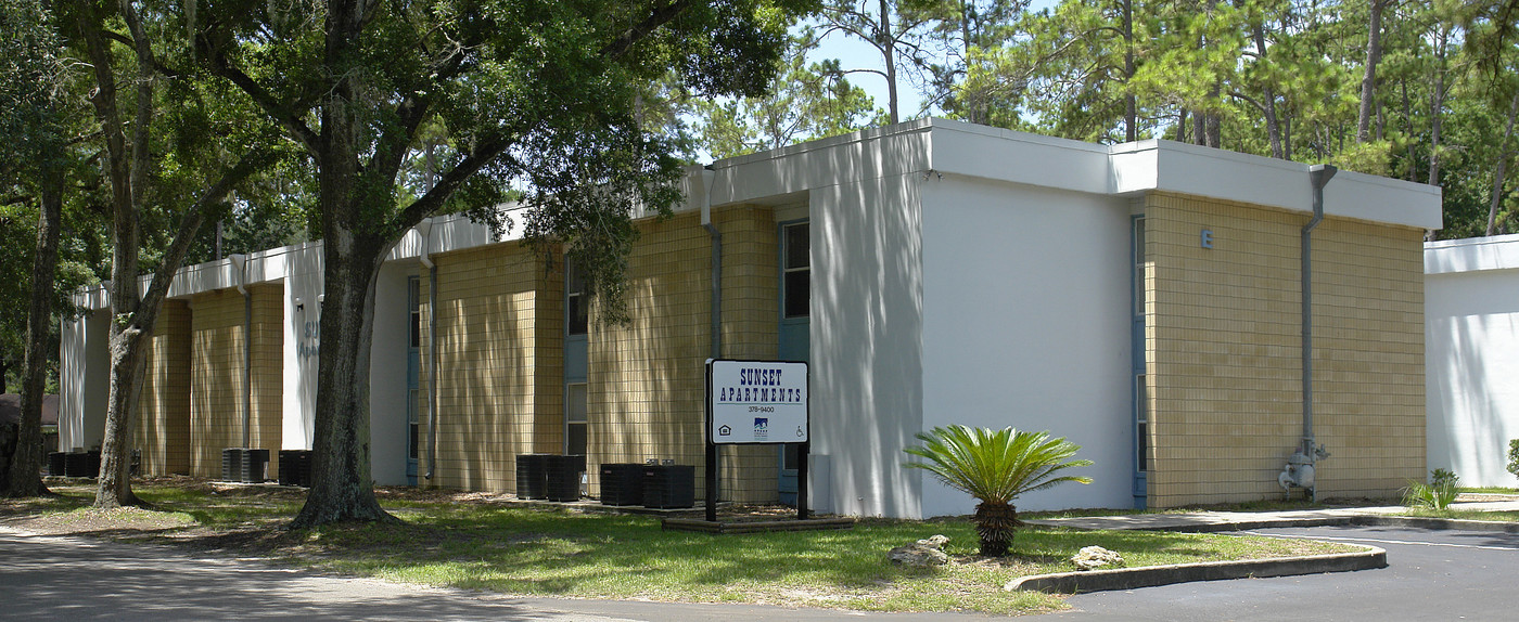 Sunset Apartments in Gainesville, FL - Building Photo